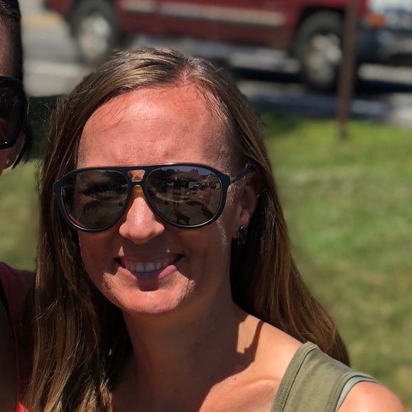 Meet your Posher, Elisabeth - Picture 1 of 1